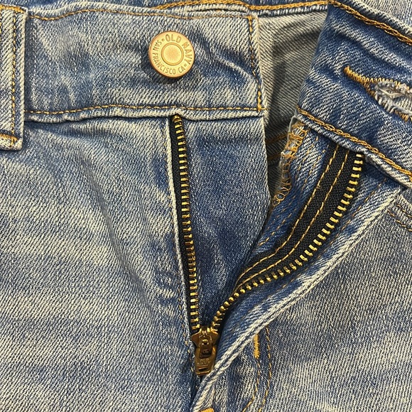 Old Navy Boyfriend Distressed Light Blue Wash Cuffed Denim Jean Shorts Size 0 - Picture 4 of 6